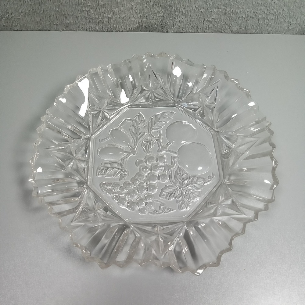 Vintage Clear Pressed Glass Fruit Bowl‎ Scalloped Ruffled Edge Grapes 10.5 Inch